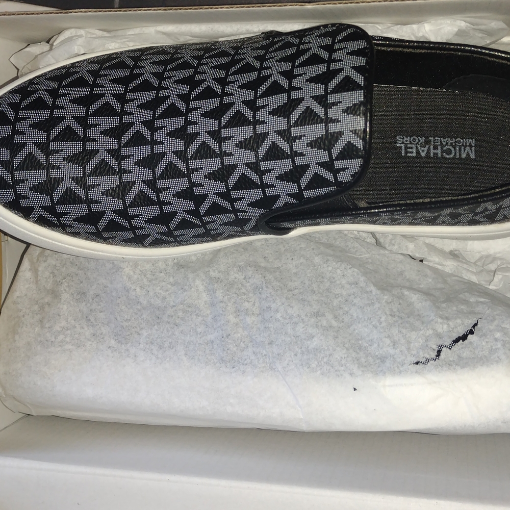 Michael Kors Big Girls Size 3.5 Black Slip-On Shoes